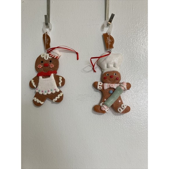 Gingerbread Cookie Girl and Boy Bakers Christmas Holiday Ornaments Set of 2 - Picture 6 of 9